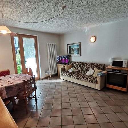 Appartement Mansarda A Carciato, Trilocale In Montagna à Dimaro Extérieur photo