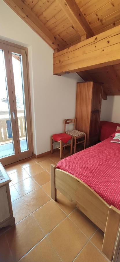 Appartement Mansarda A Carciato, Trilocale In Montagna à Dimaro Extérieur photo