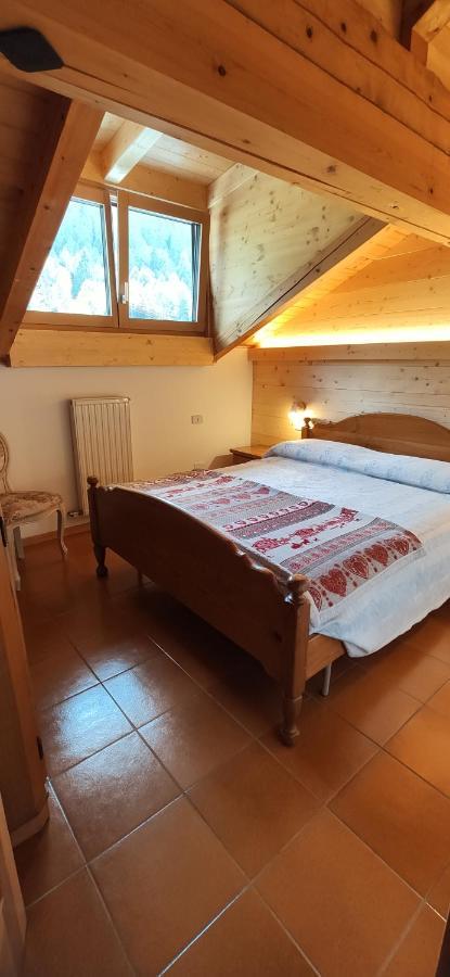 Appartement Mansarda A Carciato, Trilocale In Montagna à Dimaro Extérieur photo