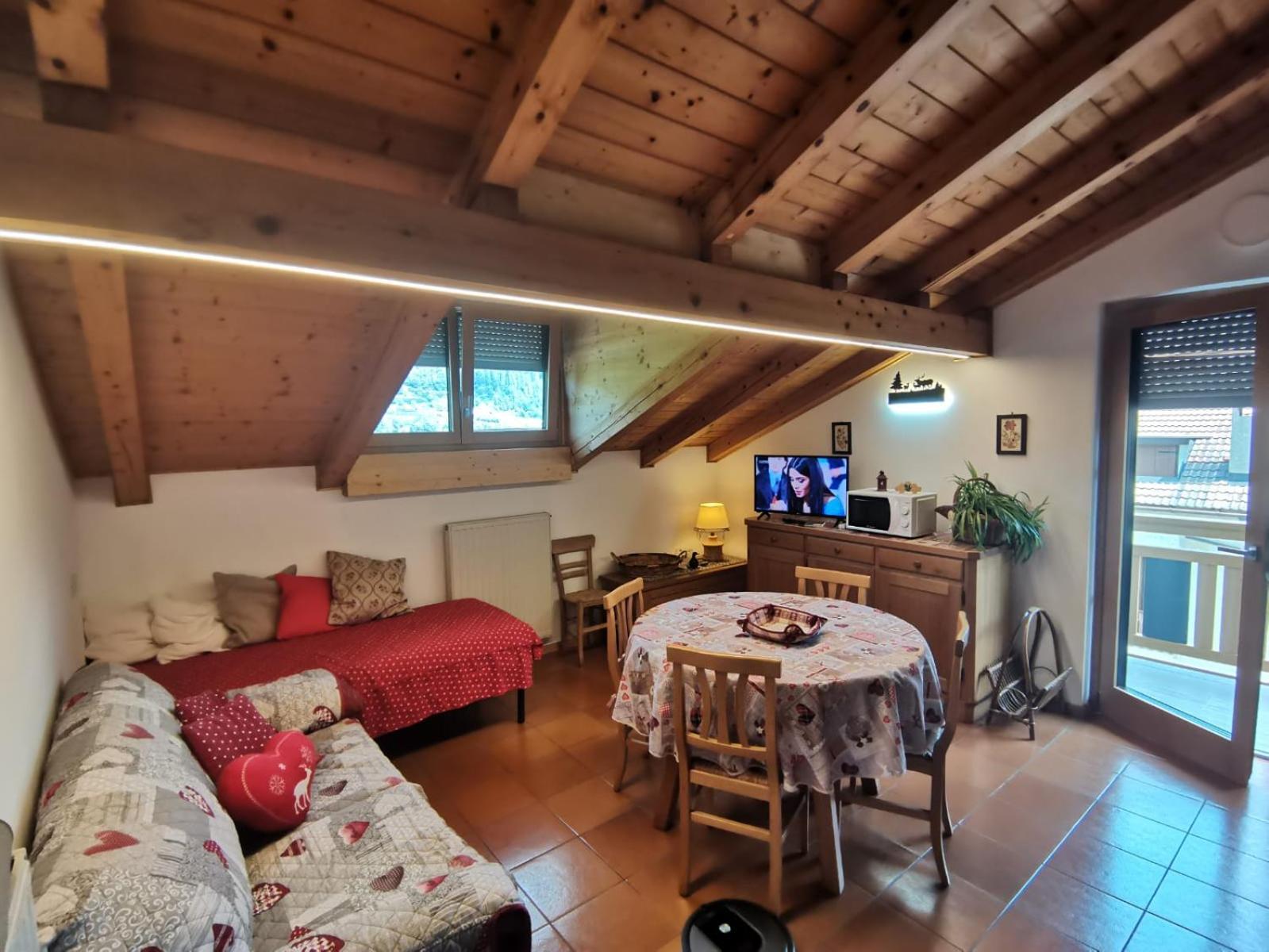 Appartement Mansarda A Carciato, Trilocale In Montagna à Dimaro Extérieur photo