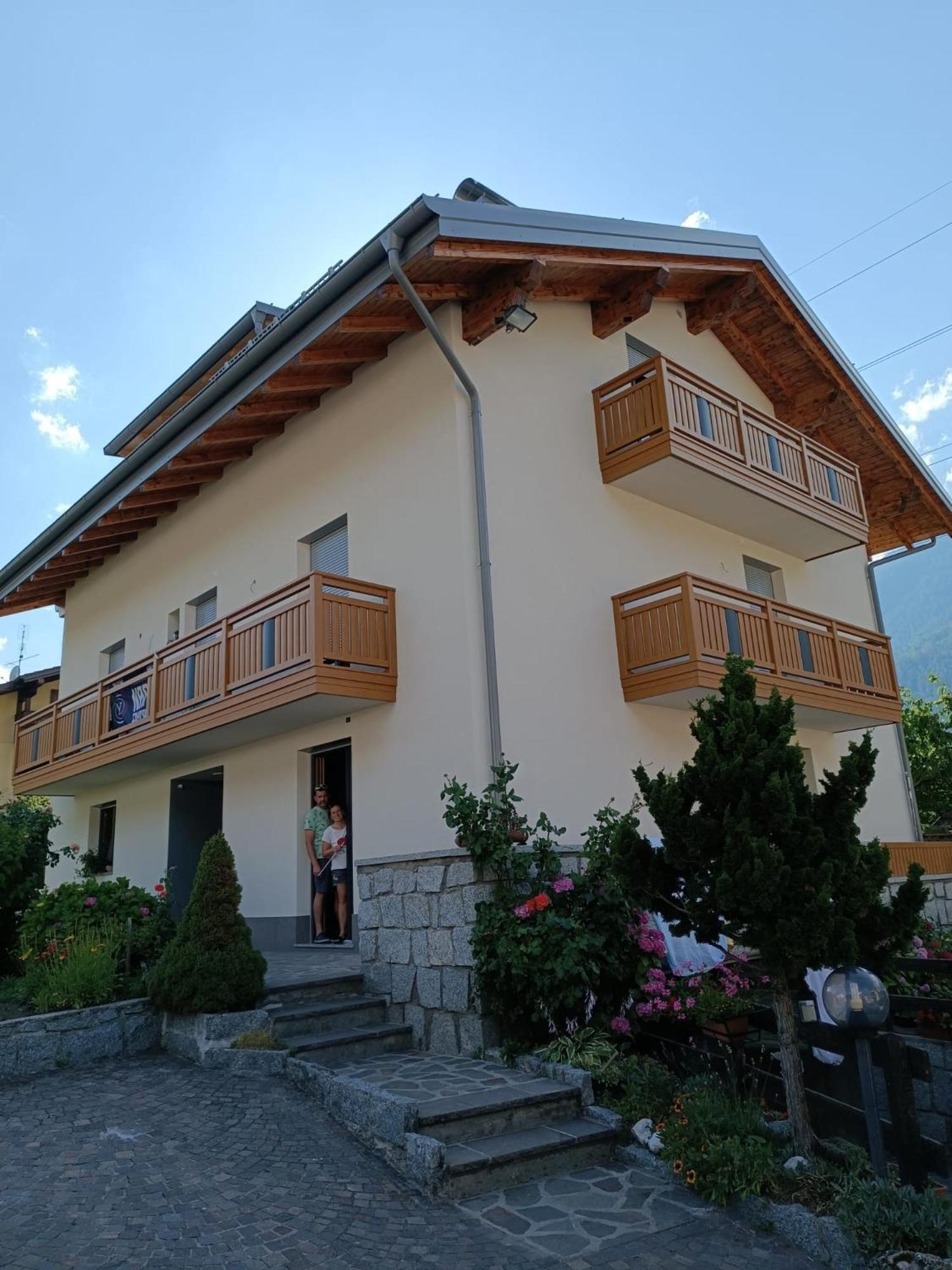 Appartement Mansarda A Carciato, Trilocale In Montagna à Dimaro Extérieur photo