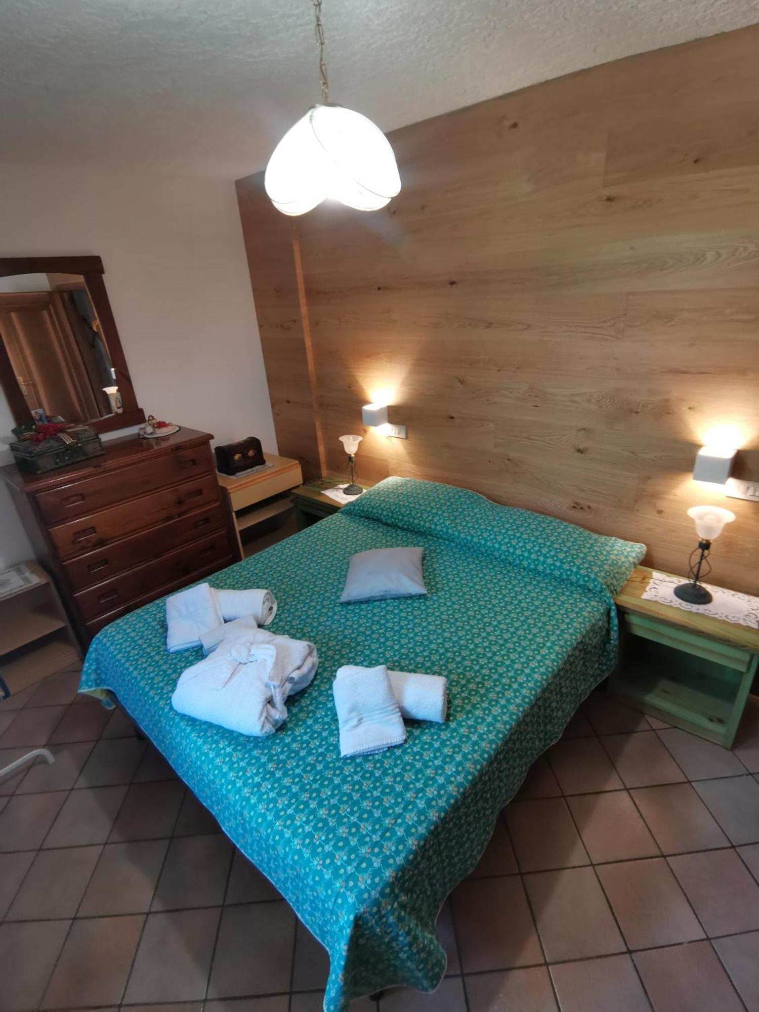 Appartement Mansarda A Carciato, Trilocale In Montagna à Dimaro Extérieur photo